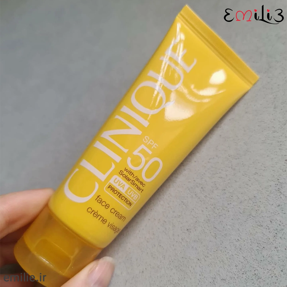 کرم ضد آفتاب ضدچروک SPF50 کلینیک